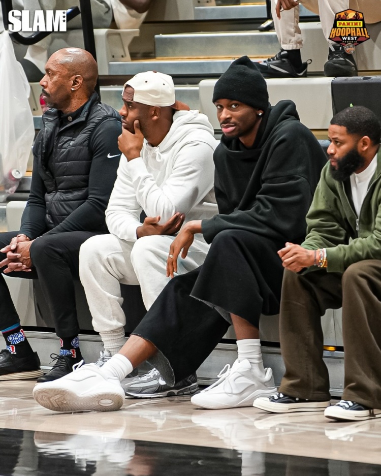 开云官网登录-亚历山大叔叔！亚历山大和保罗一同观战保罗儿子CP4的比赛！