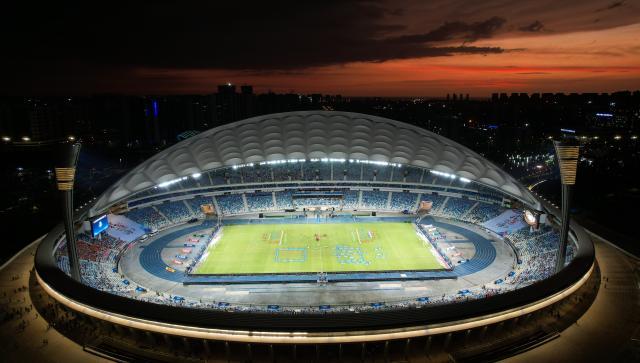 开云体育下载-马德兴:中超回来了!应感谢来之不易的雪中送炭!